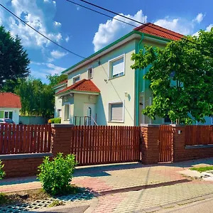 verificați disponibilitatea